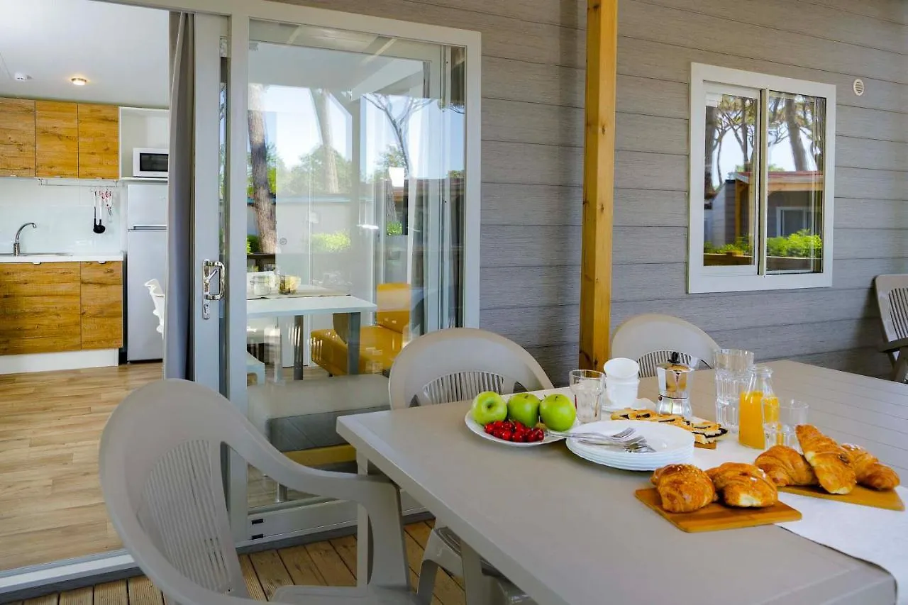 *** Holiday park Hu Altomincio Village Valeggio sul Mincio Italy