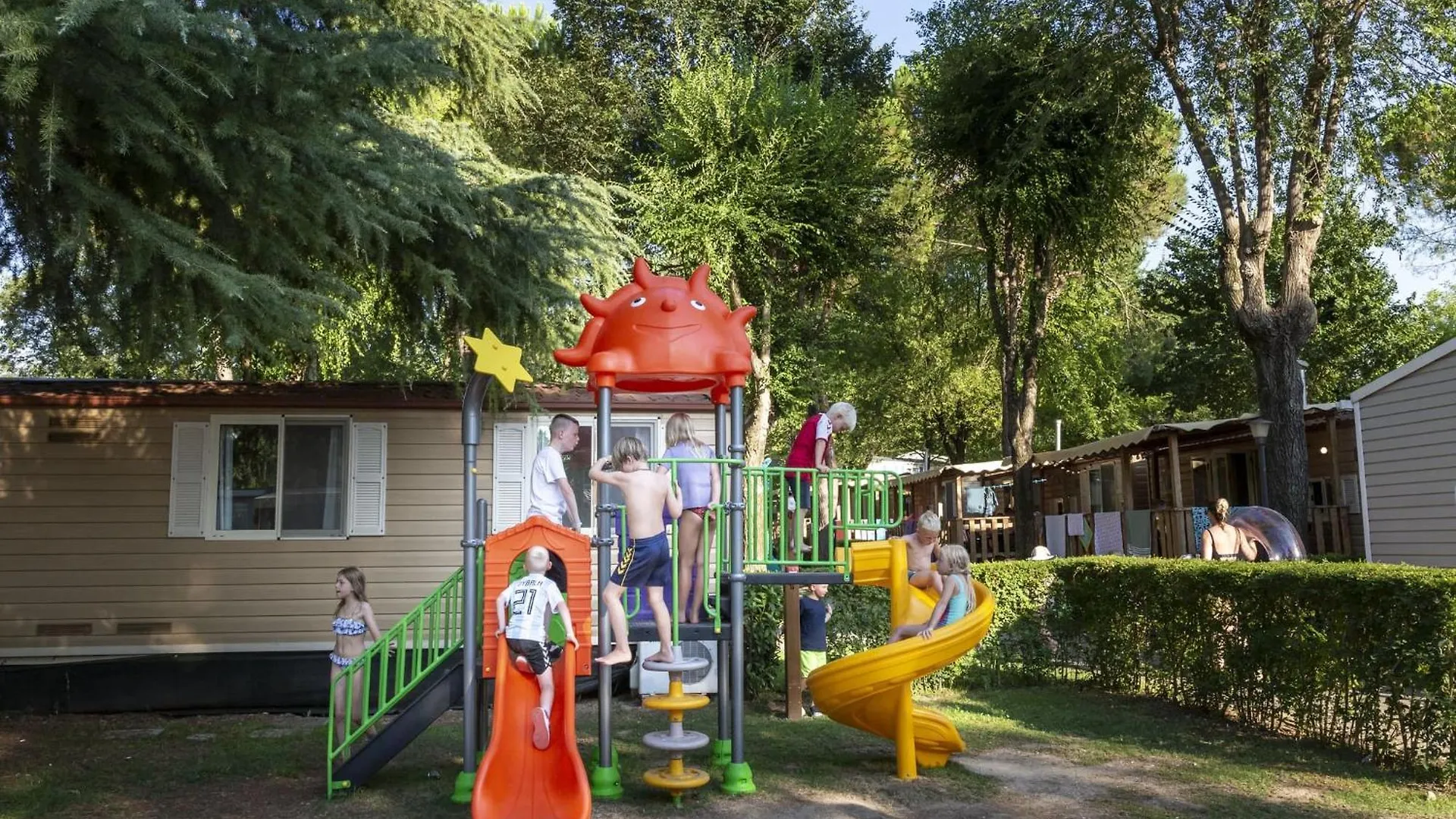 וליג'יו סול מיניציו Hu Altomincio Village 3*, וליג'יו סול מיניציו